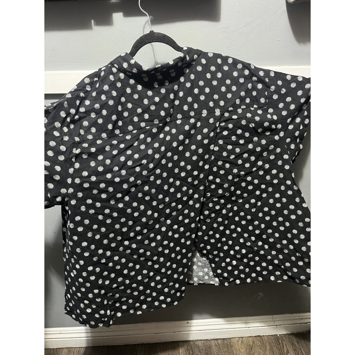 NWT~ Ava & Viv Black Seashell print Short Sleeve Button up Shirt 3X