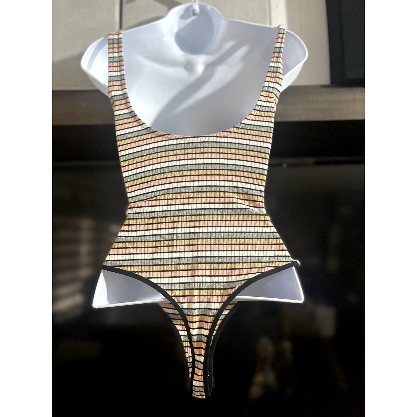 BEBE ROSE TWIST FRONT BODYSUIT XXS